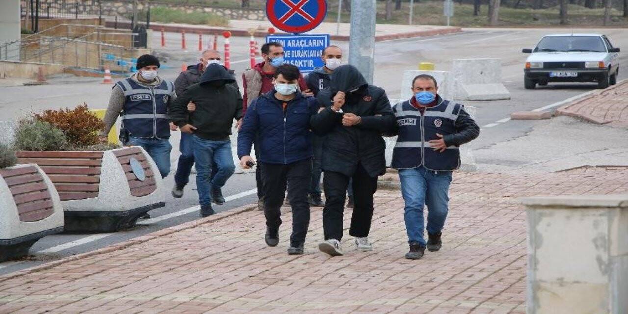 Elazığ’da ev ve otomobilden hırsızlık yapan 2 kişi tutuklandı