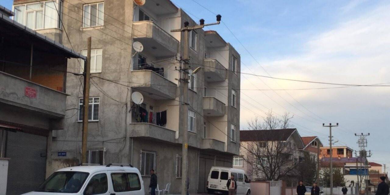 Balkondan düşen kadın hayatını kaybetti