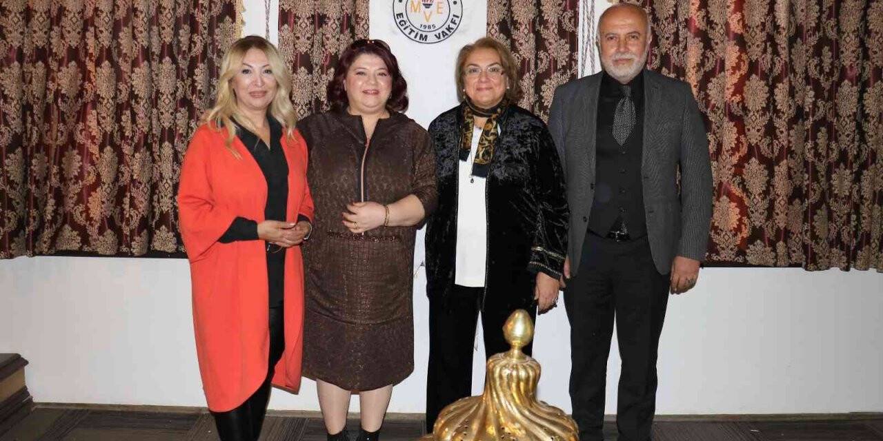 Malatya Eğitim Vakfı kadın kollarında nöbet değişimi