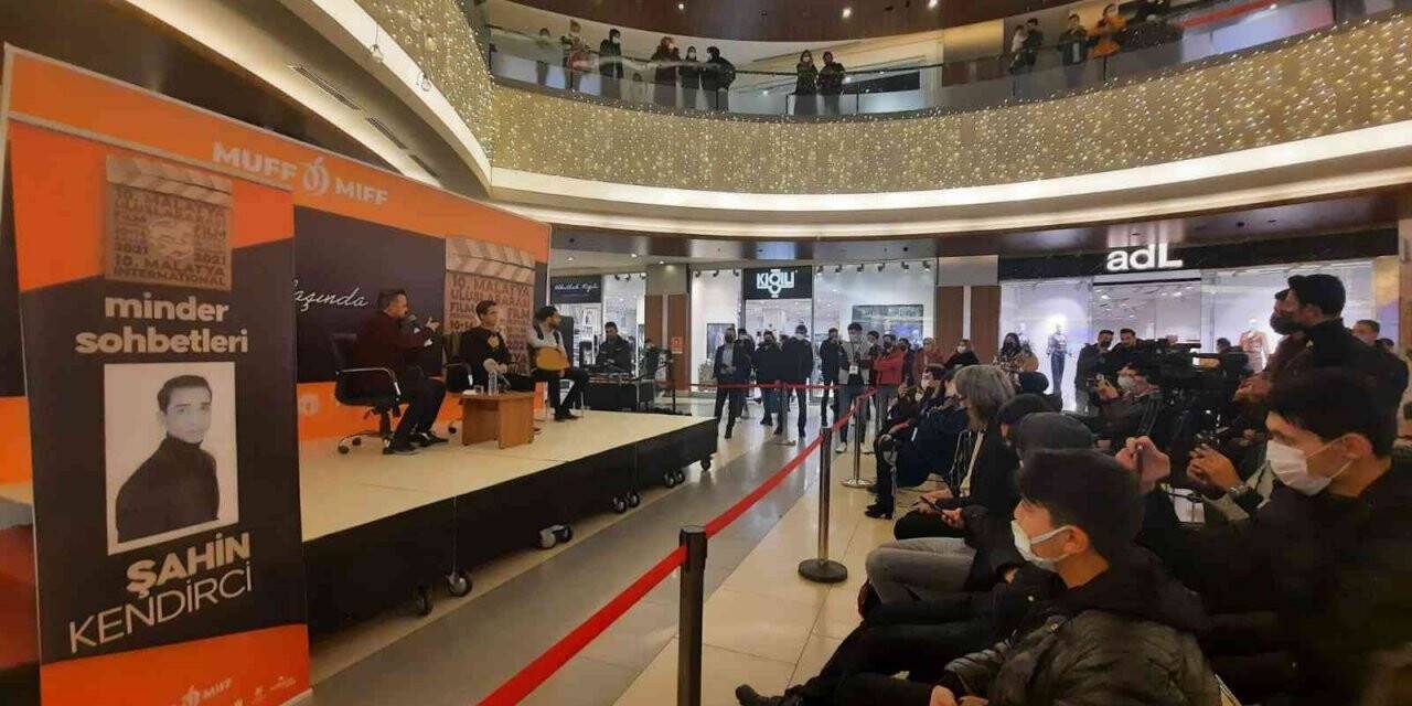 Şahin Kendirci hayranlarıyla buluştu