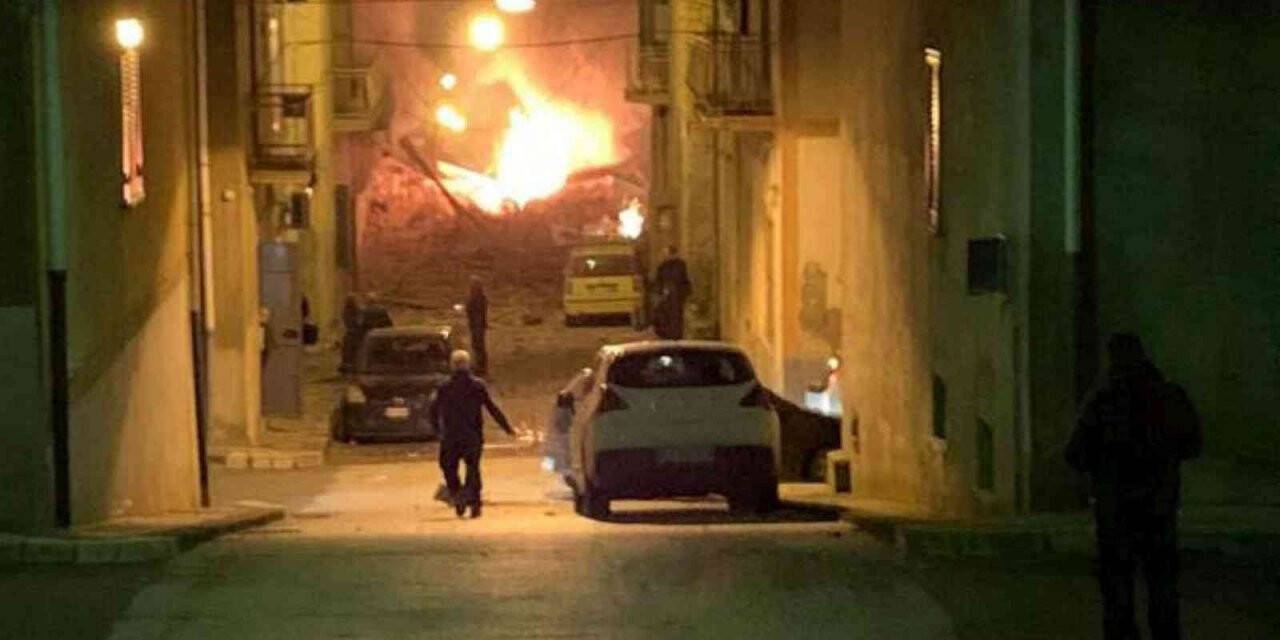 İtalya’da doğal gaz patlaması: 2 ölü
