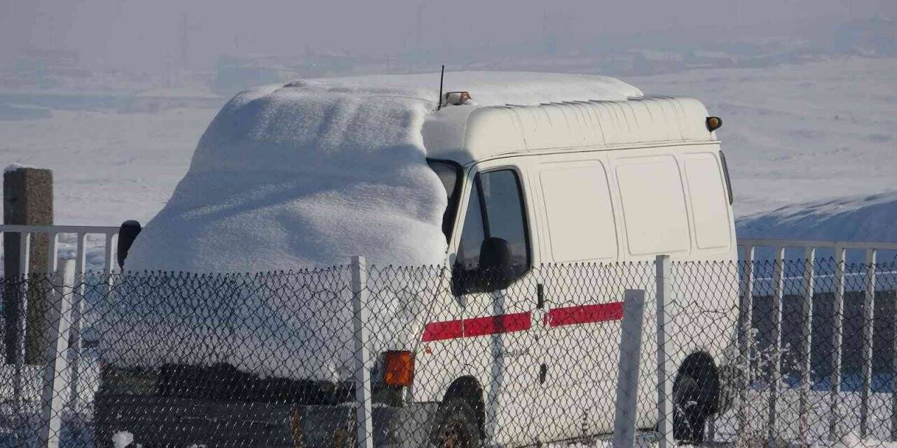 Ardahan sıfırın altında eksi 20.4 dereceyi gördü