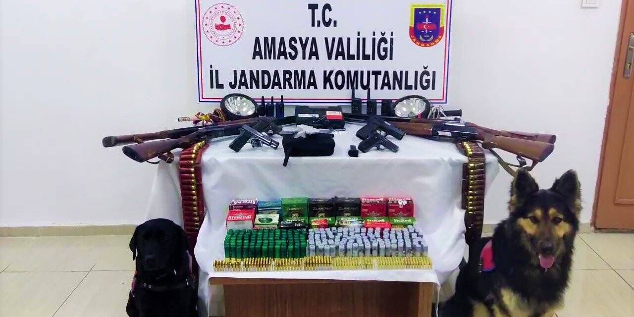 Av tutkunu vatandaşın evinden ’cephanelik’ çıktı