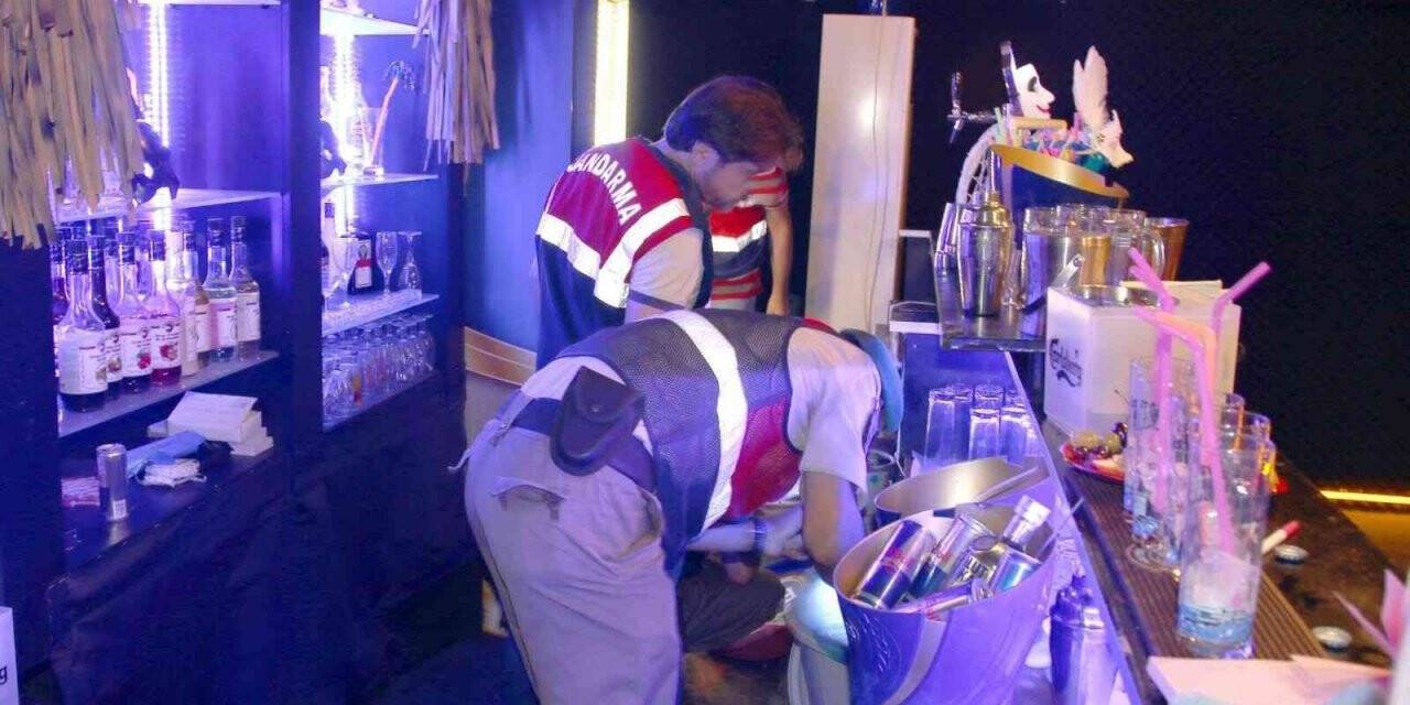 Eğlence mekanında izini olmadan çalışan kadın sınır dışı edilecek