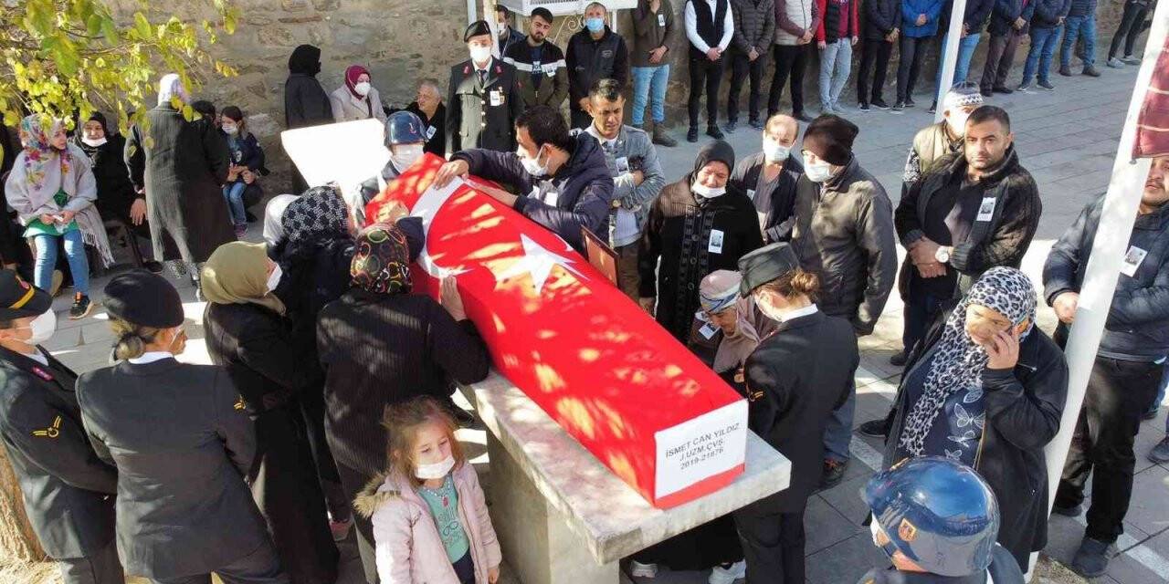 Kazada hayatını kaybeden uzman çavuş son yolculuğuna uğurlandı