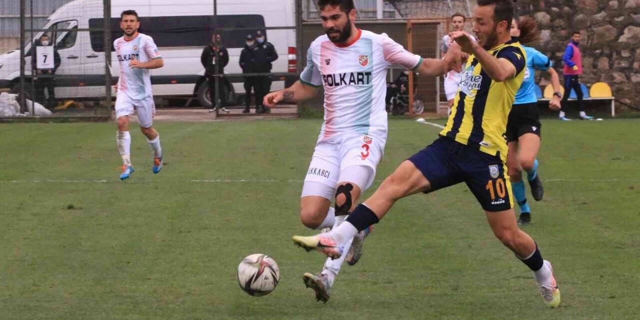 TFF 3. Lig: Belediye Derincespor: 1 - Karşıyaka: 1