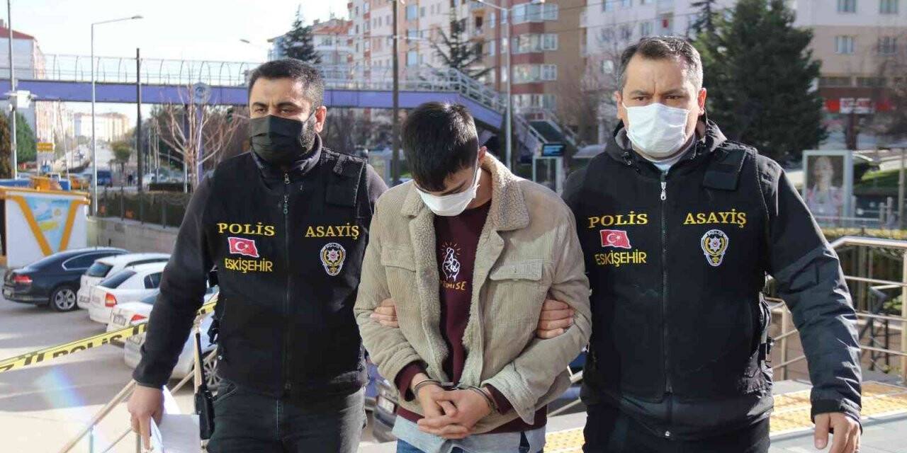 Otomobille bir kadına çarparak ölümüne neden olan sürücü tutuklandı