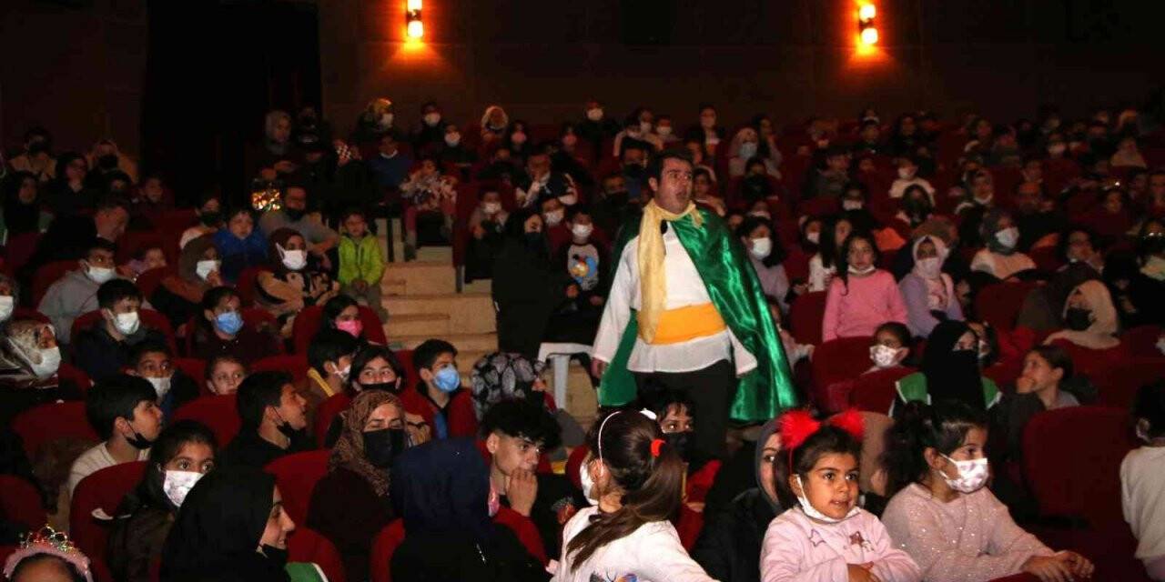 Elazığ’da çocuk tiyatrosuna yoğun ilgi