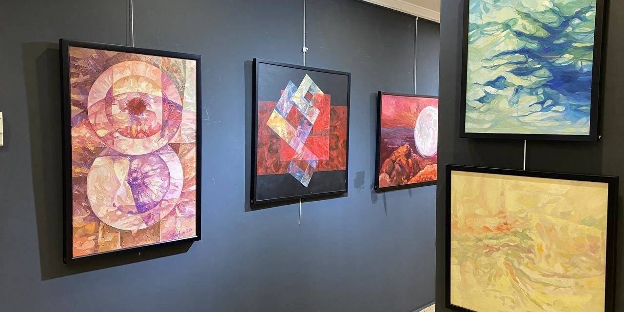 Kadıköy’de ‘Kutupsuz’ sergisi sanatseverlerle buluştu