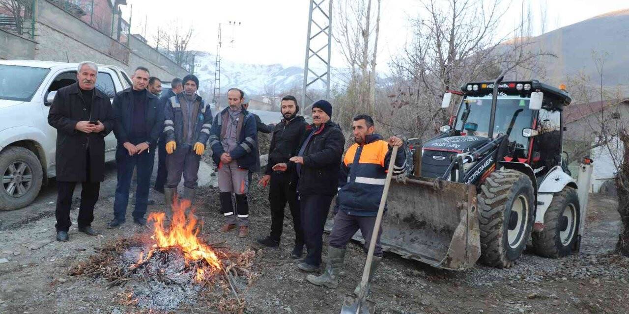 Hakkari Belediyesi 40 evi yeni su hattına kavuşturdu