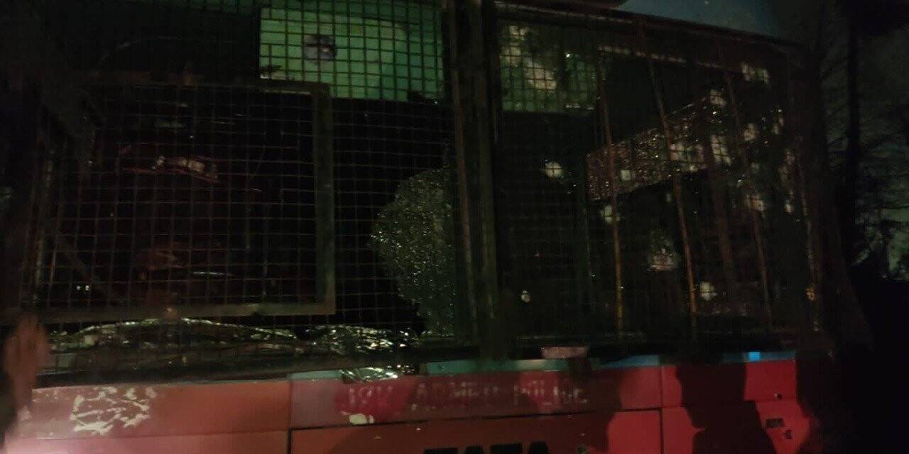Cemmu Keşmir’de polis otobüsüne silahlı saldırı: 2 ölü, 12 yaralı