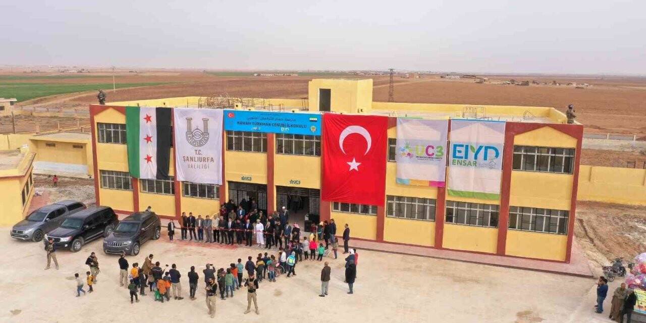 Barış Pınarı bölgesinde yenilenen bir okul törenle açıldı