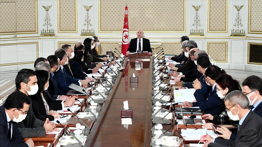 Tunus'ta 25 Temmuz 2022'de referanduma, 17 Aralık 2022'de erken genel seçime gidilecek