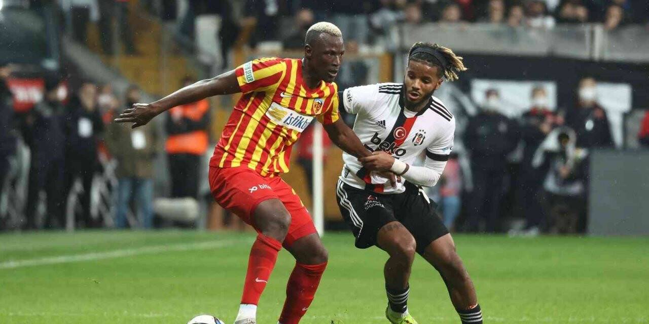 Spor Toto Süper Lig: Beşiktaş: 1 - Kayserispor: 1 (İlk yarı)