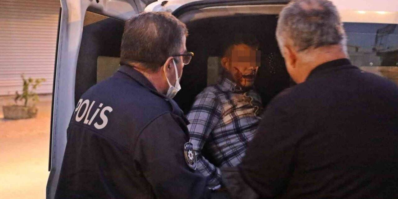 Sözleşmeli er kadın polisi sokak ortasında karnından bıçakladı