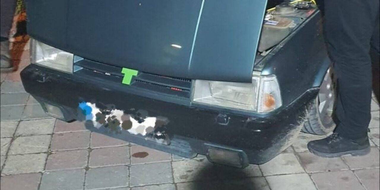 İzmir’de otomobilde uyuşturucu madde ele geçirildi: 2 şüpheli tutuklandı
