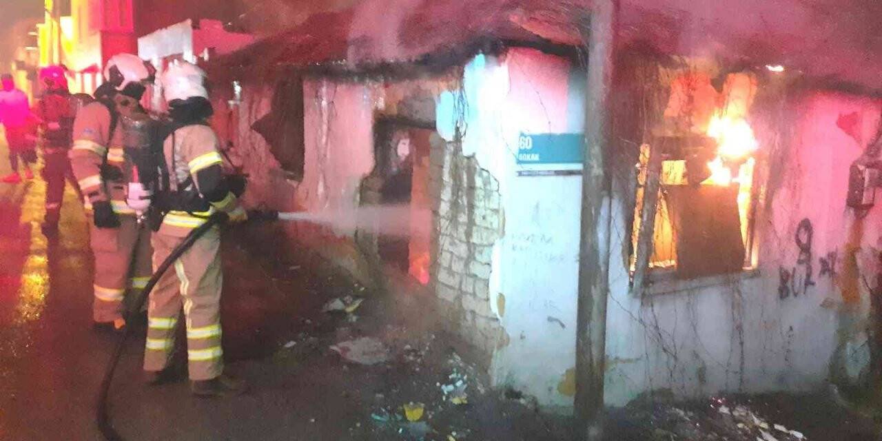 Bandırma’ da yalnız yaşayan vatandaşı yangında itfaiye kurtardı