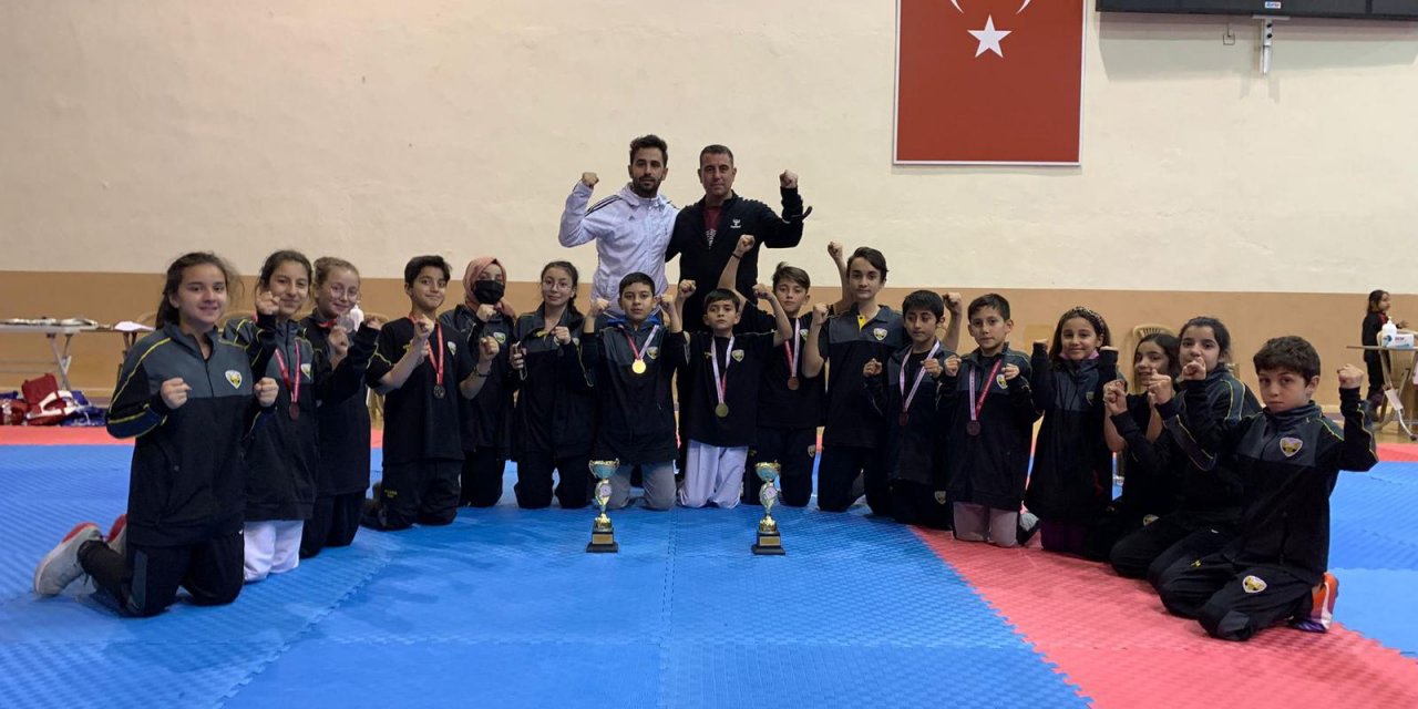 Konya Büyükşehir Belediyesporlu taekwondocular göz doldurdu