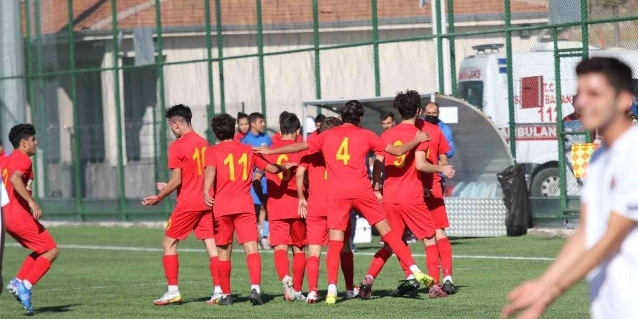 Kayserispor U16 takımı 3 attı, 3 aldı