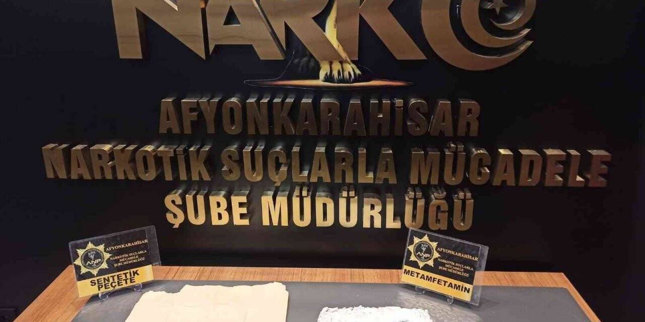 Uyuşturucuyu peçeteye emdirdiler ama polisin dikkatinden kaçmadılar