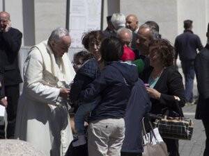 PAPA'DAN YARDIM İSTEDİLER