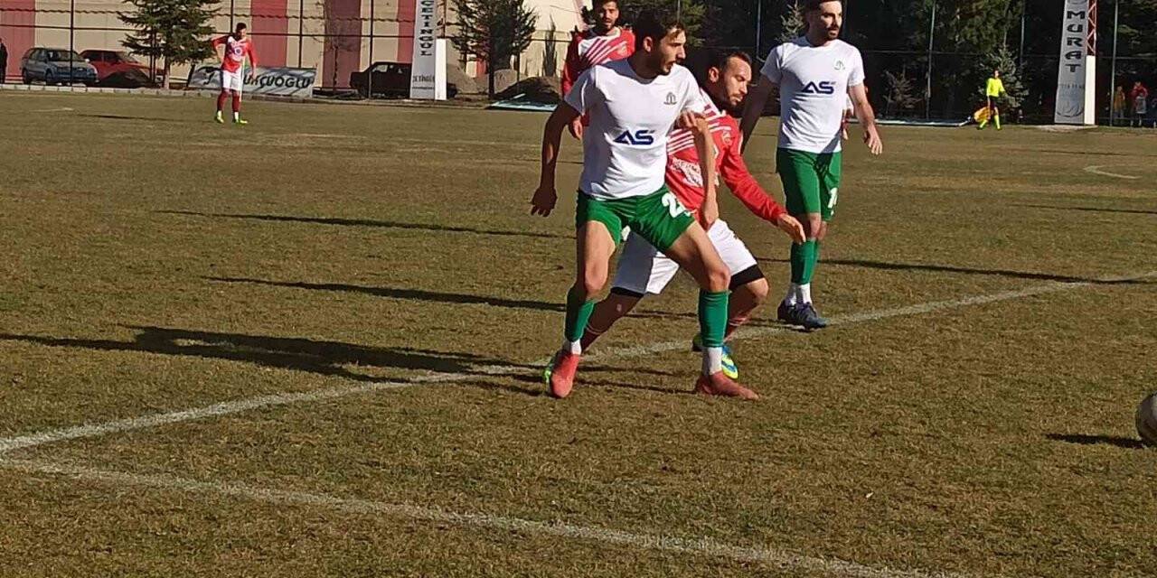 Şuhut Hisarspor, Dinar Belediye Spor’u tek golle geçti
