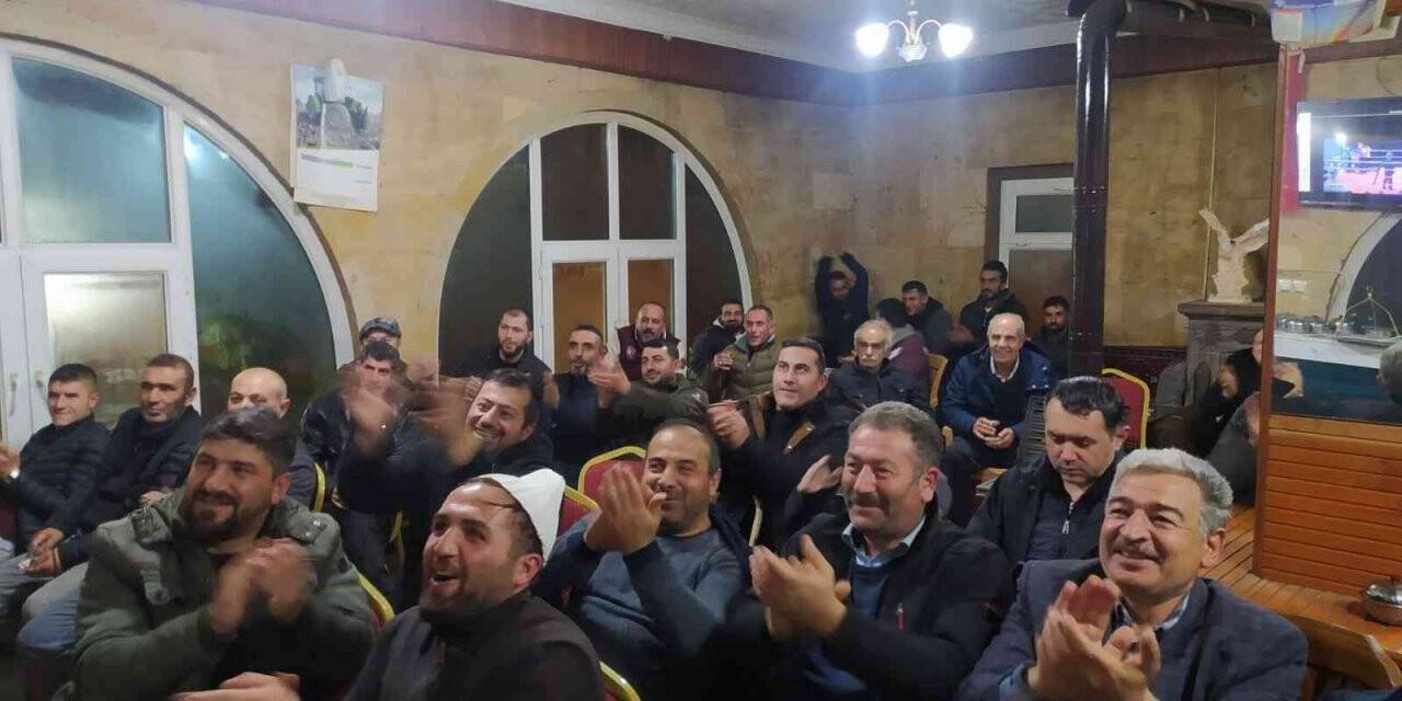 Tomarzalı Dünya Boks Şampiyonu kemerini korumayı başardı