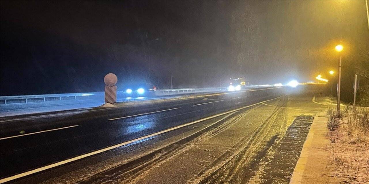 Bolu Dağı'nda kar ve yağmur etkili oldu
