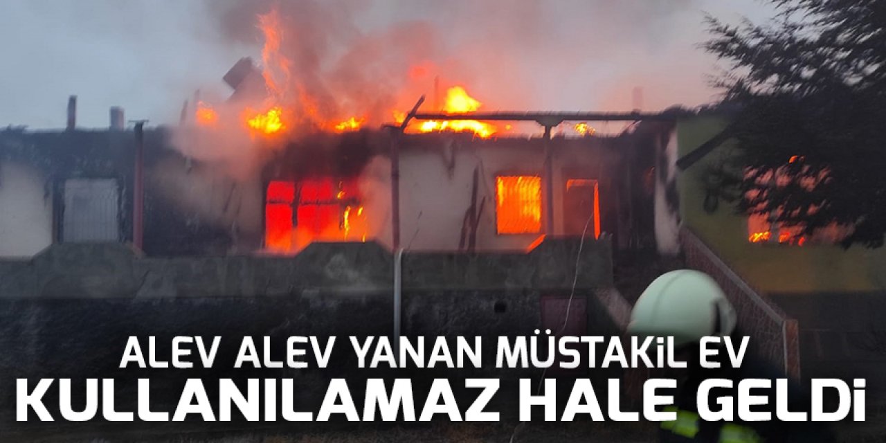 Konya’da alev alev yanan müstakil ev kullanılamaz hale geldi