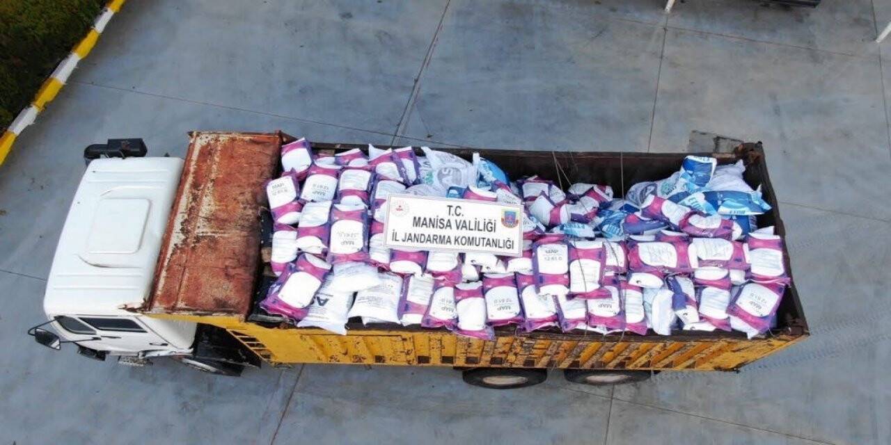 Manisa’da 59 ton sahte gübre ele geçirildi