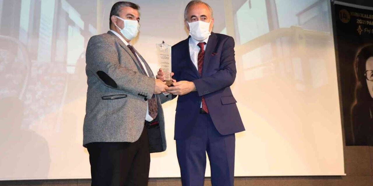 Başkan Büyükkılıç, ’Pandemi Ödülleri’nde ödül aldı