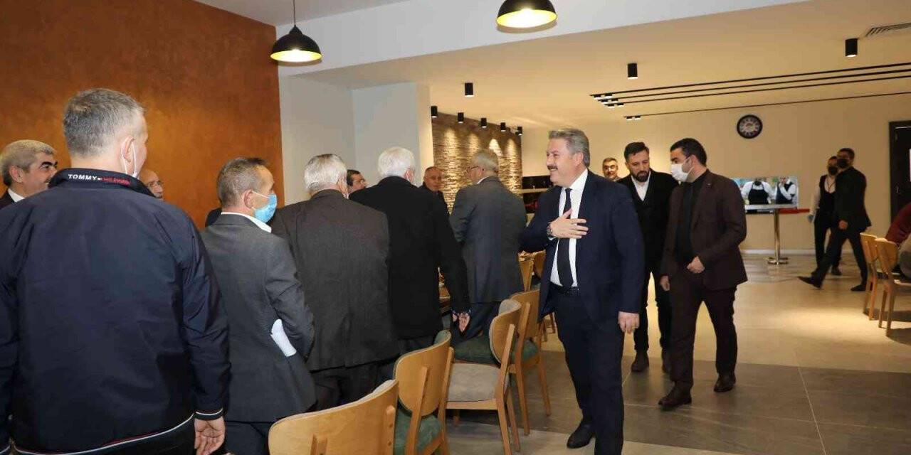 Başkan Palancıoğlu mahalle muhtarlarını dinledi