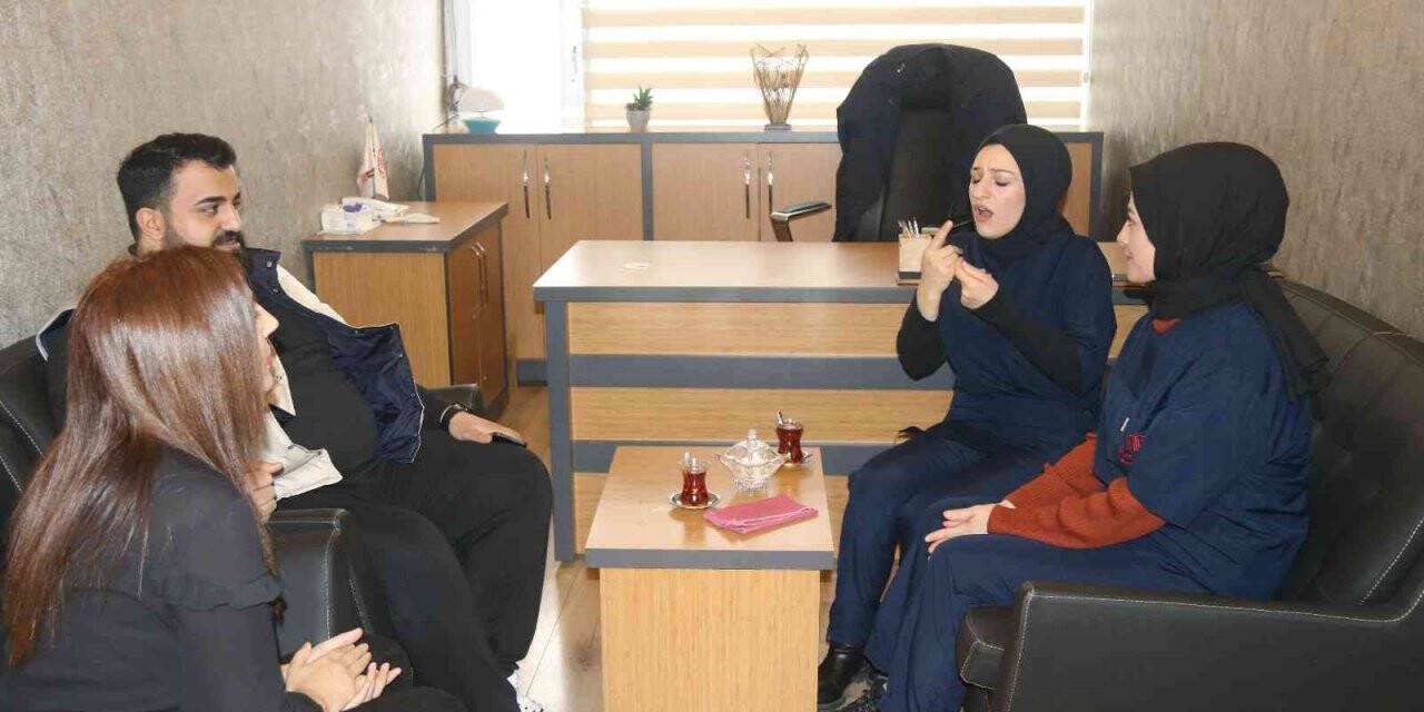 Genç CEO kimsenin tercih etmediği bireyleri iş hayatına kazandırdı