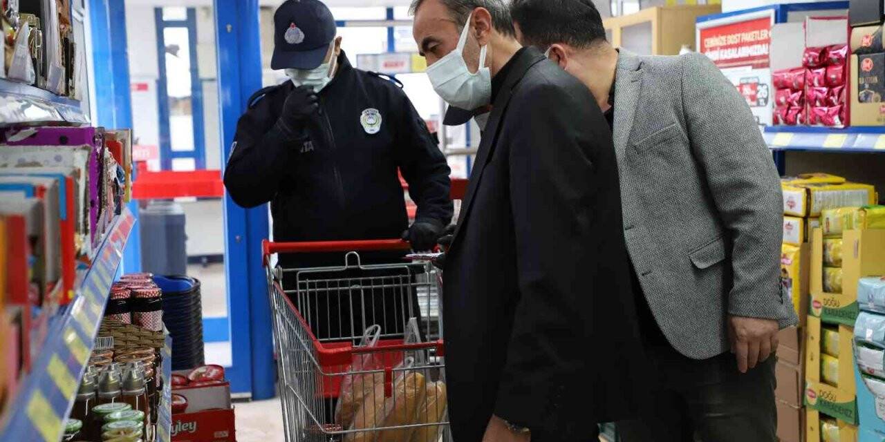 Tokat’ta zincir marketlerde "fiyat etiketi" denetimi