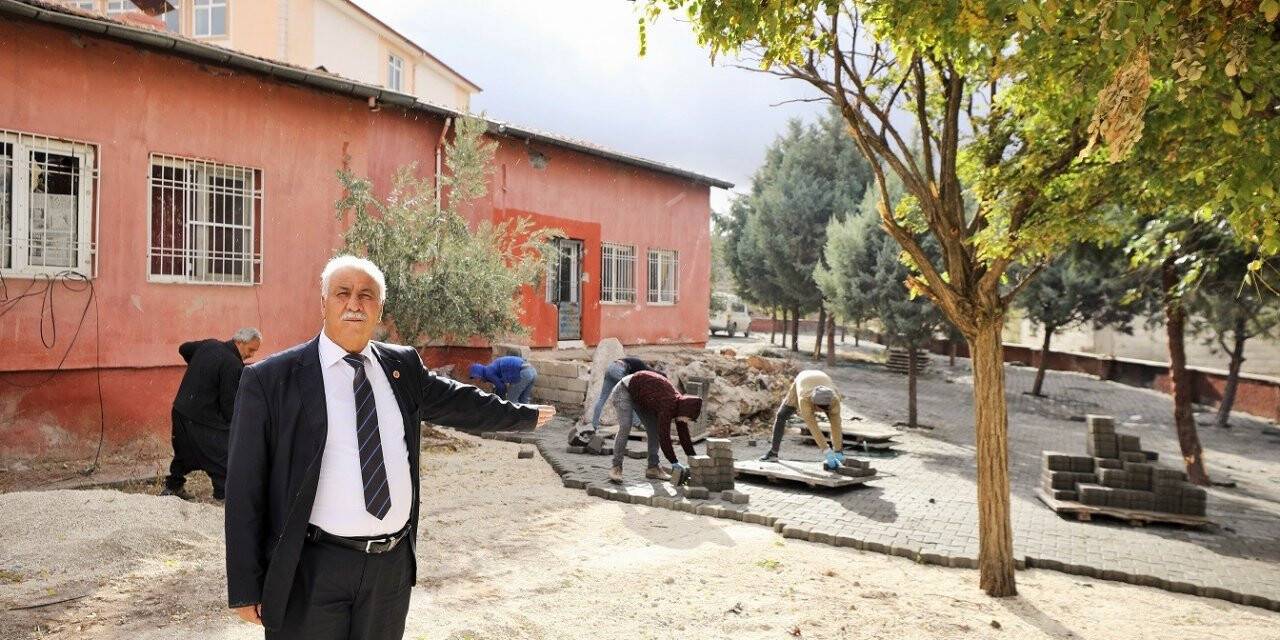 Tekirsin Mahallesi’nde kilit taşı olmayan yol kalmayacak