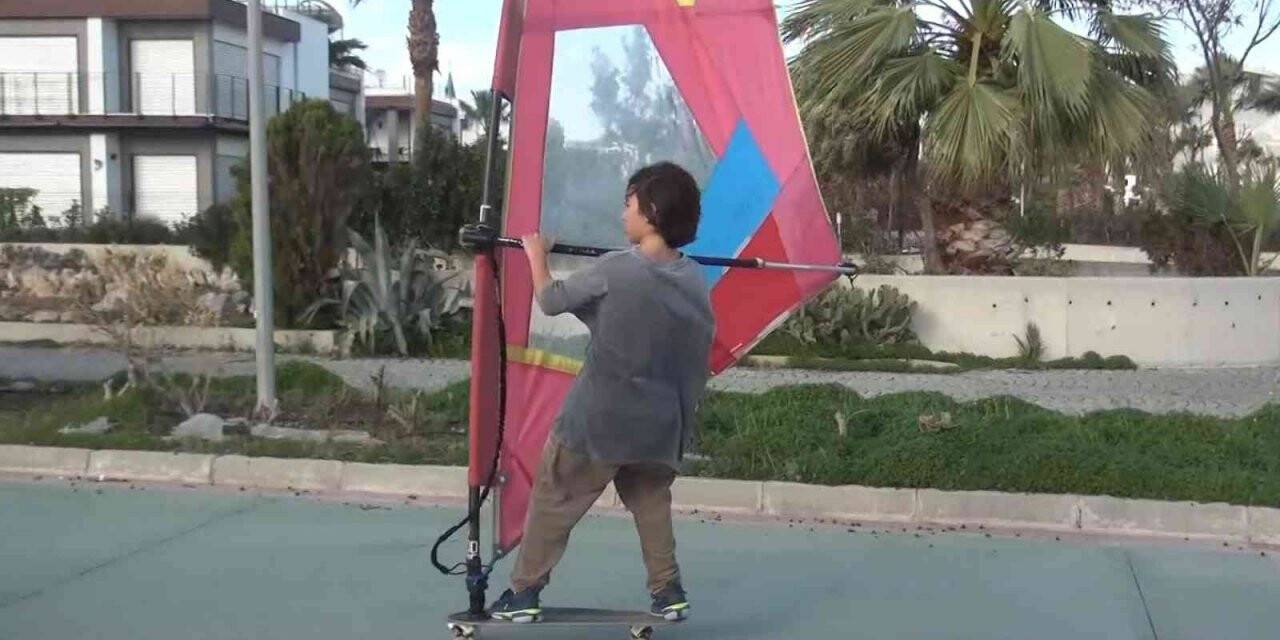 Fırtınayı fırsat bilip denizde değil karada sörf yaptı