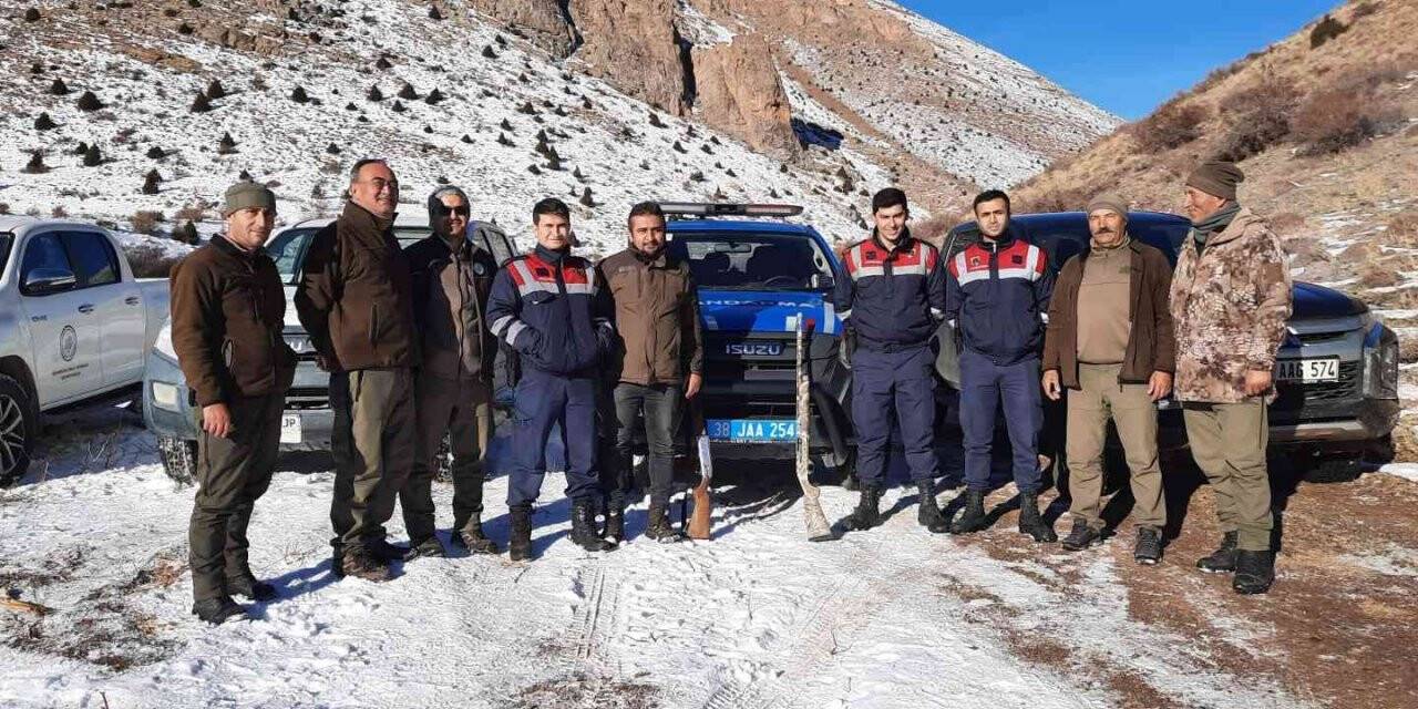 Yasa dışı avcılar şafak operasyonu ile suçüstü yakalandı