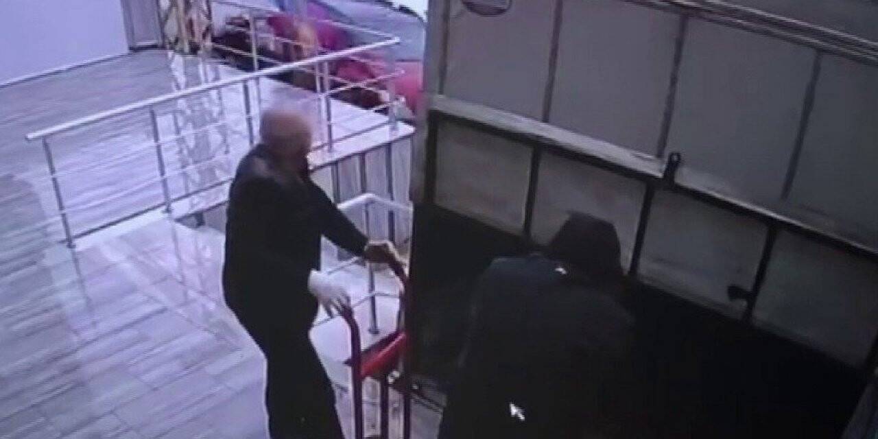 Ataşehir’de direksiyon hakimiyetini kaybeden kadın sürücü dehşet saçtı: 1 yaralı