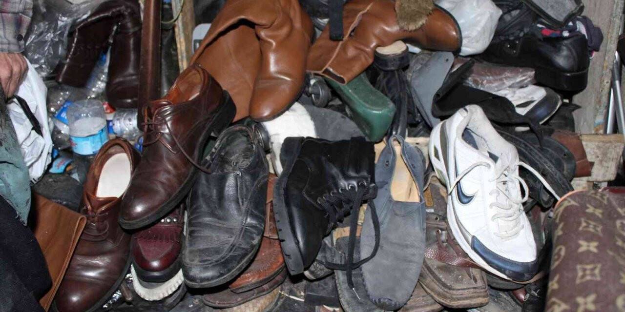Bu ayakkabılar 10 yıldır sahiplerini bekliyor