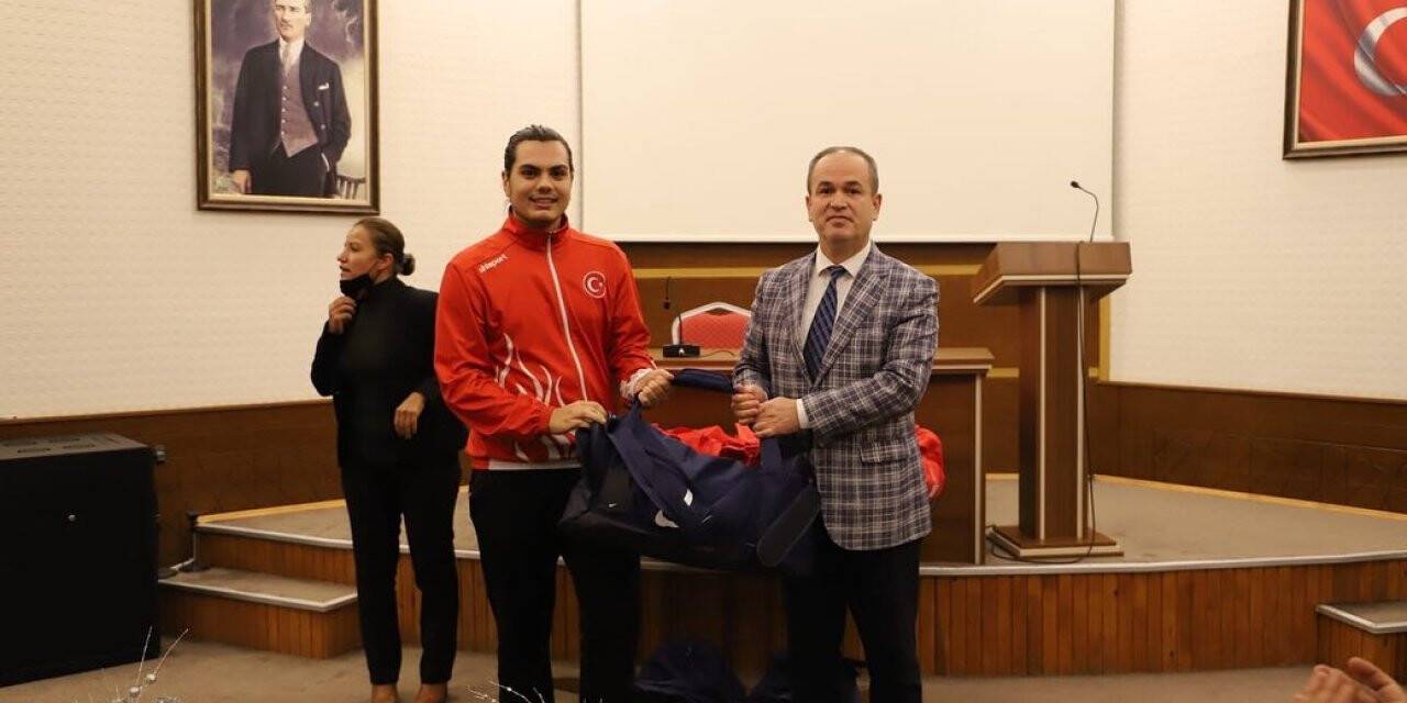 Bakanlıktan sporculara malzeme yardımı