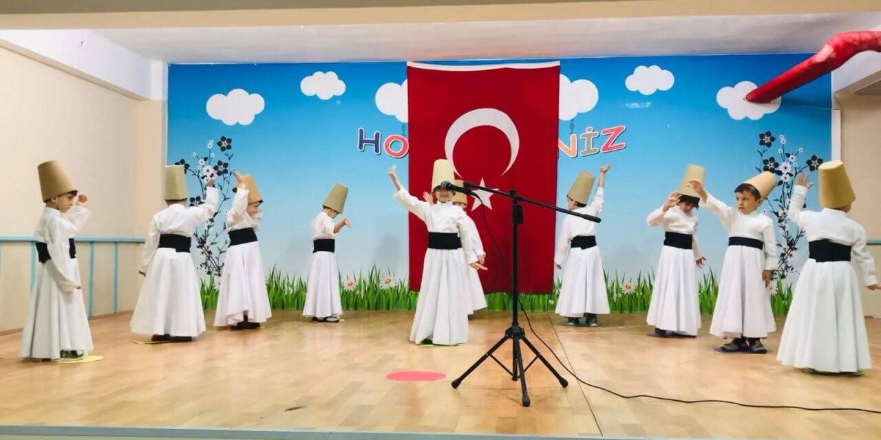 Konya Selçuklu Anaokulu öğrencilerinden sema gösterisi