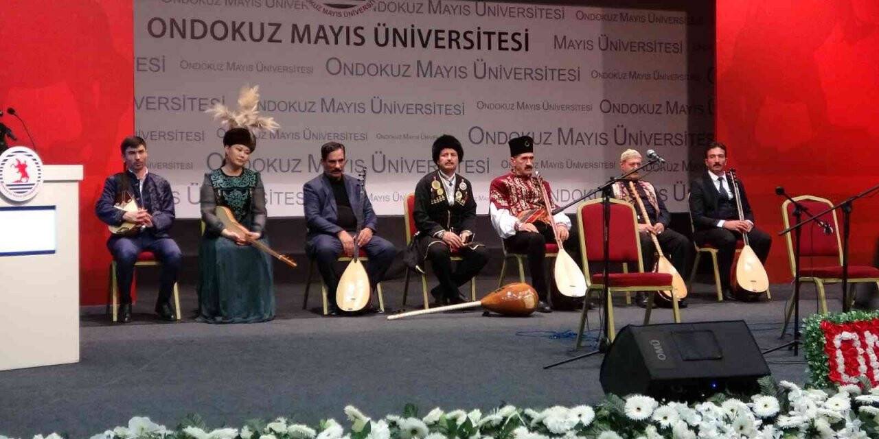 Türk dünyası ozanları Samsun’da atıştı