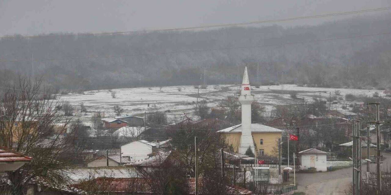 Edirne’de sınır köylerin beyaz örtüsü havadan görüntülendi