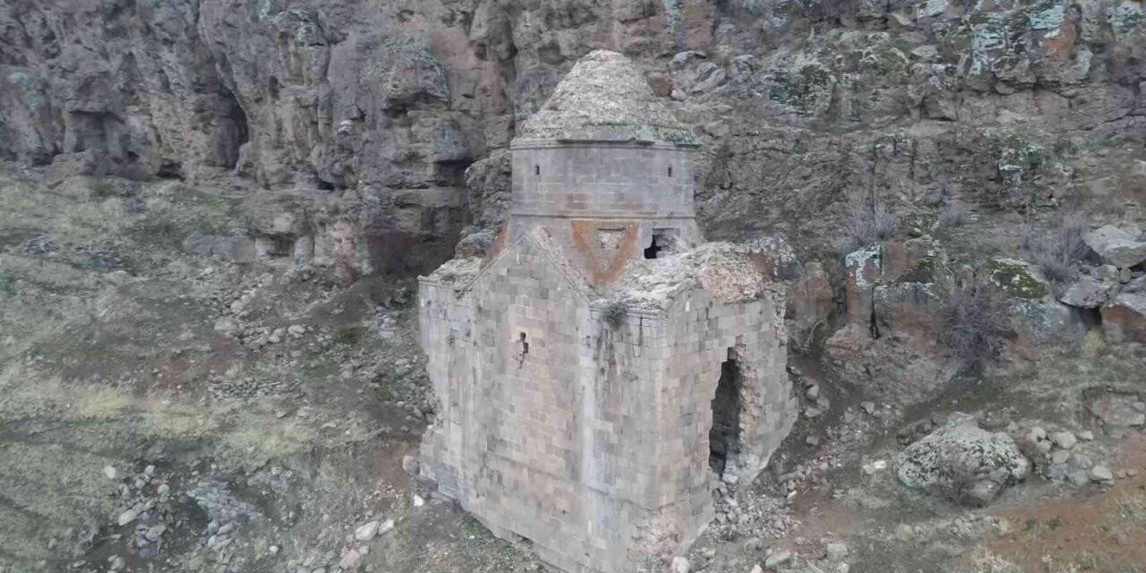 Define avcıları tarihi kiliseyi tahrip etti