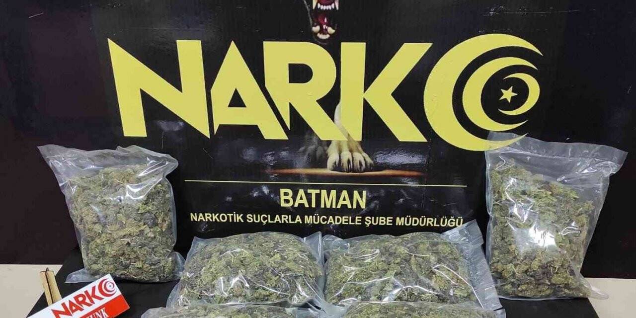 Batman’da durdurulan araçta 3 kilo esrar ele geçirildi