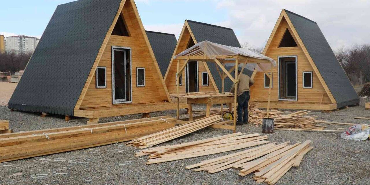 Doğu ve Güneydoğu Anadolu Bölgesinin tek bungalov fabrikasını kurdu, şimdi taleplere yetişemiyor