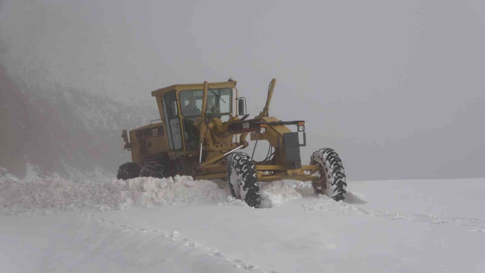 Ulaşıma kar engeli: 41 yol kapandı
