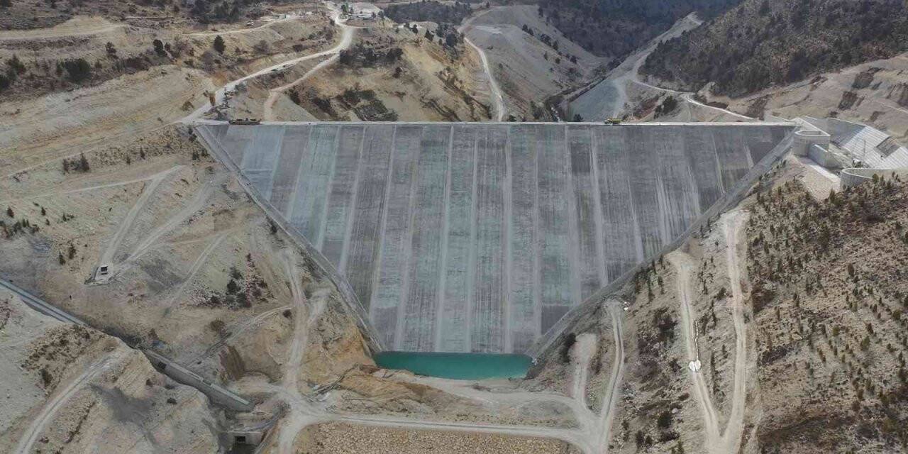 Türkiye ekonomisine 198 milyon lira katkı sağlayacak Aksıfat Barajı’nda sona doğru