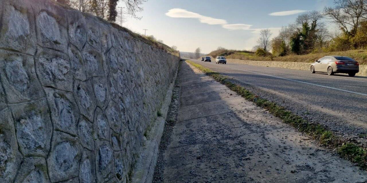 Sinop’ta istinat duvarındaki çatlak, tehlike saçıyor