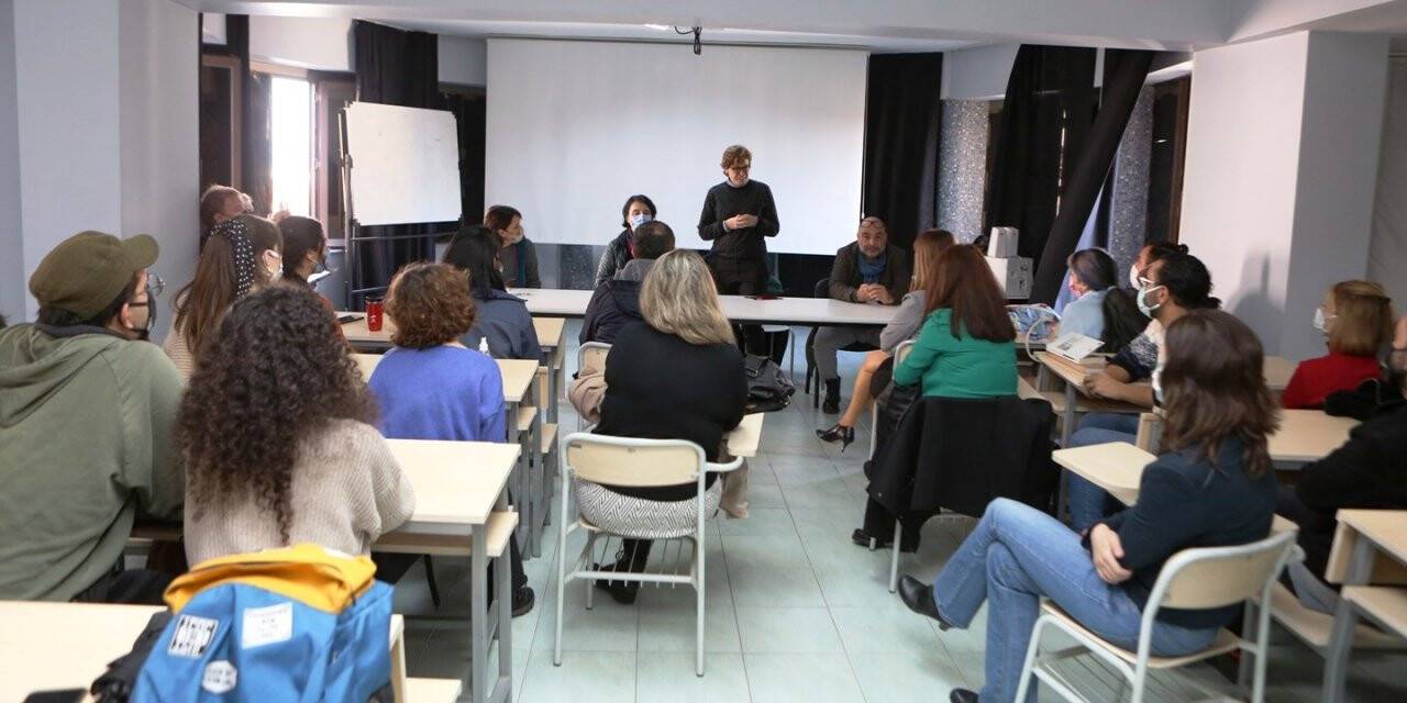 Nilüfer Kent Tiyatrosu öğrencilerle buluştu